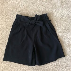 NWOT Lululemon tie shorts